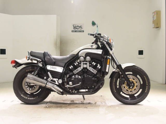 Yamaha V-MAX1200
