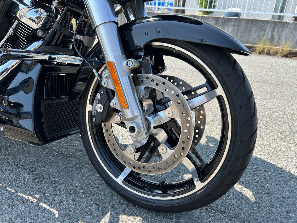 HD FLTRX ROAD GLIDE LIGHT — фото 18