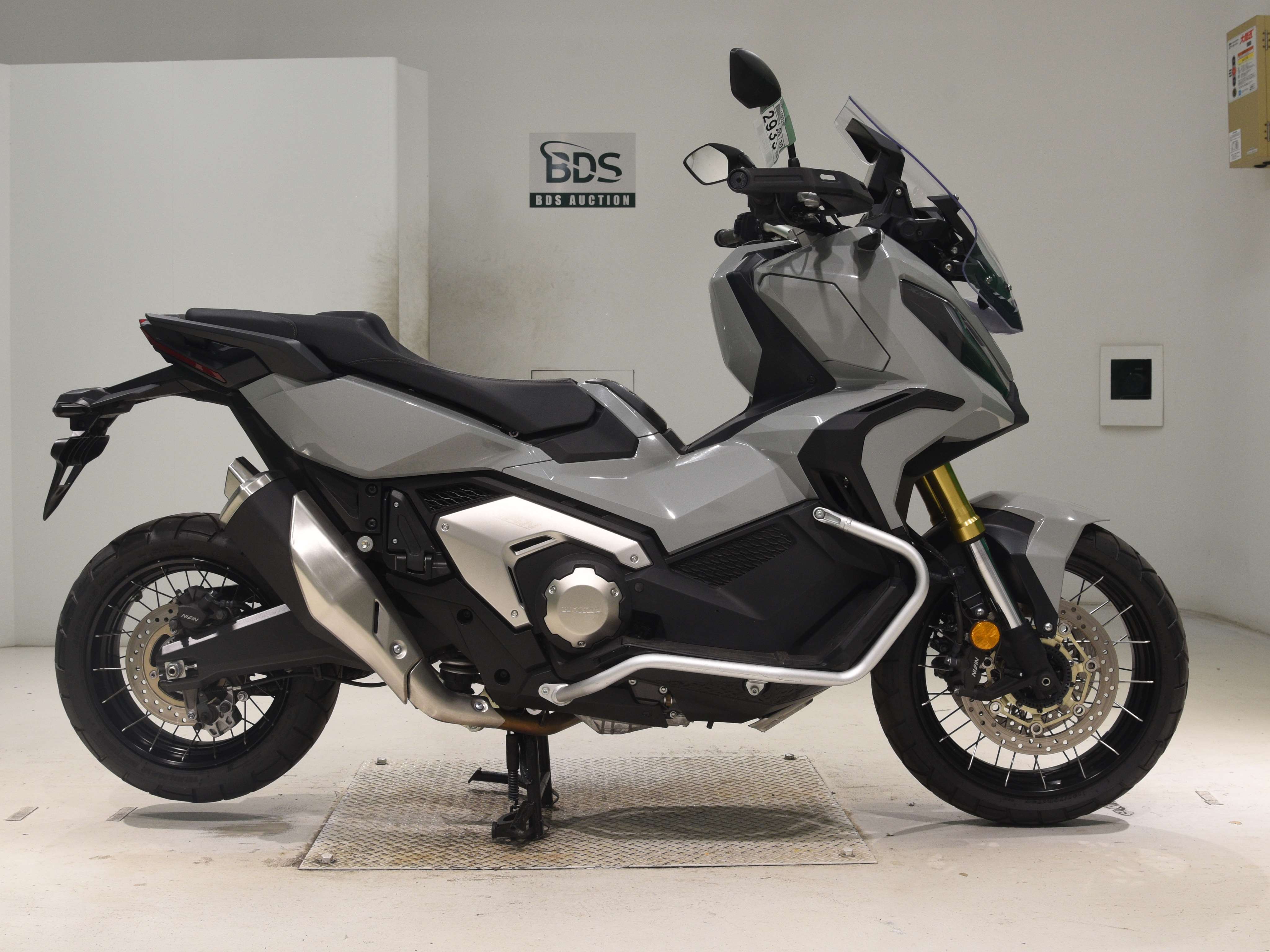 Honda X-ADV750-2