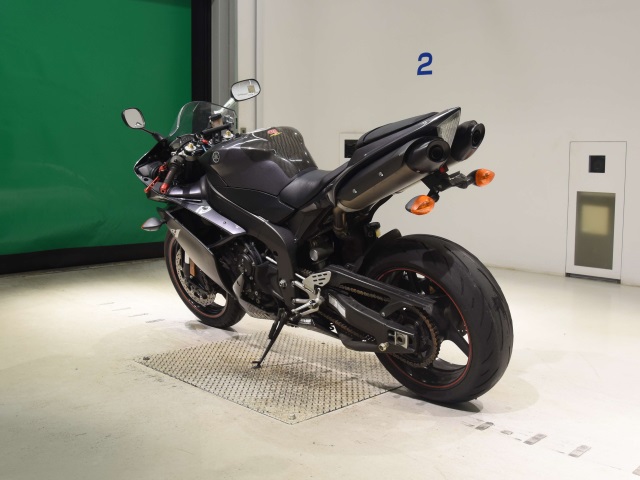 Yamaha YZF-R1 — фото 6