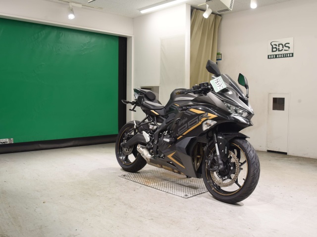 Kawasaki NINJA ZX-25R KRT — фото 3