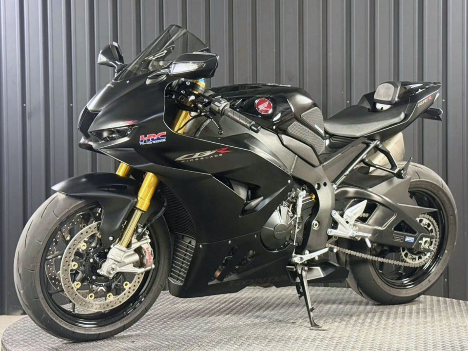 Honda CBR1000RR-R FB — фото 2