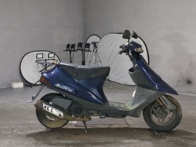 Suzuki ADDRESS V100