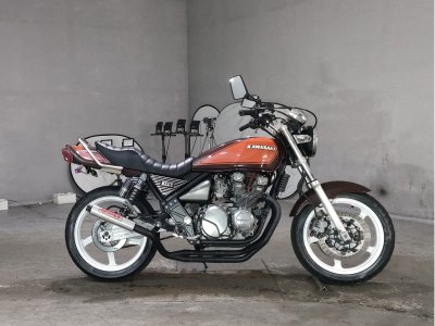 Kawasaki ZEFAR 400