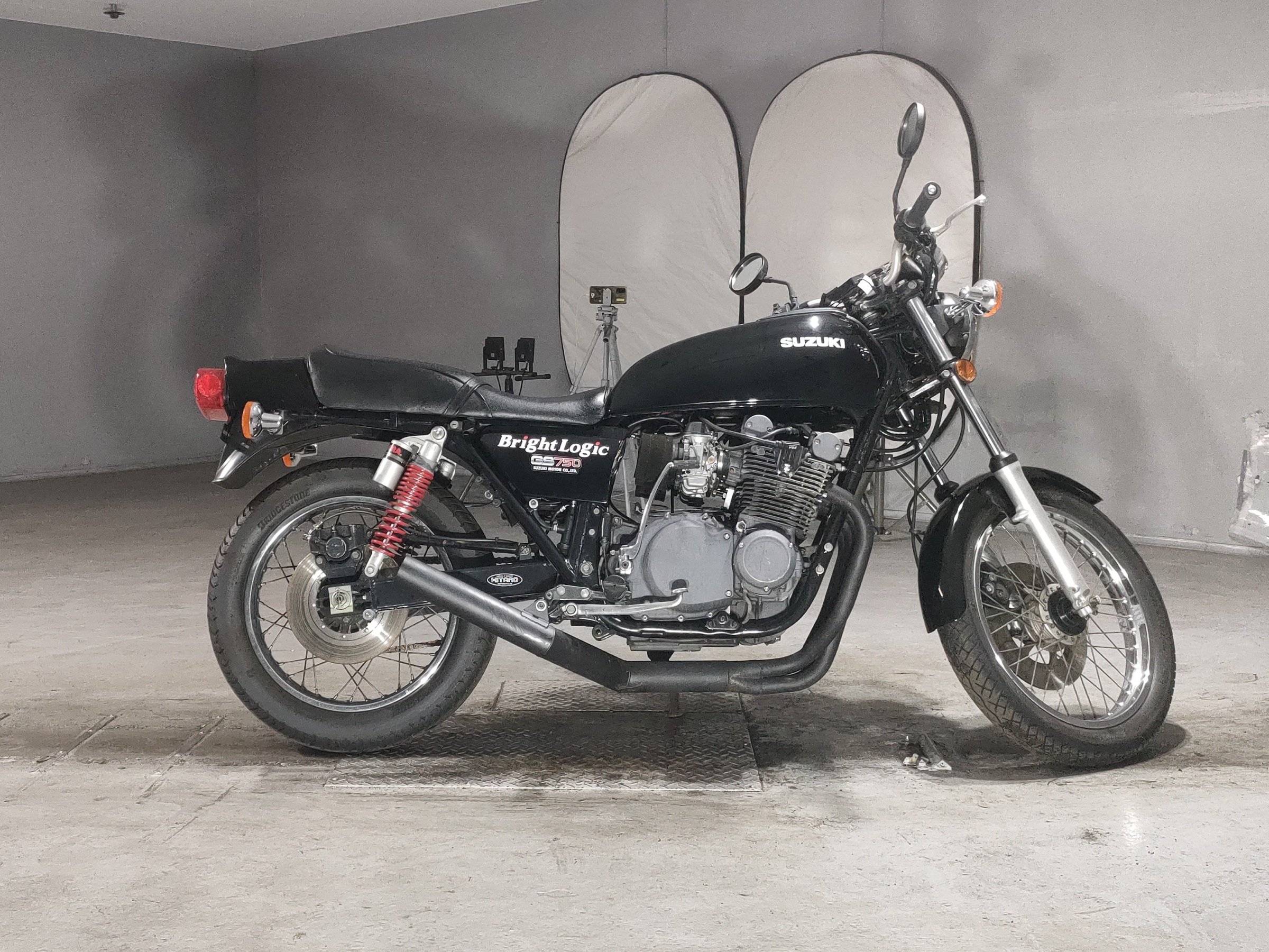 Suzuki GS750