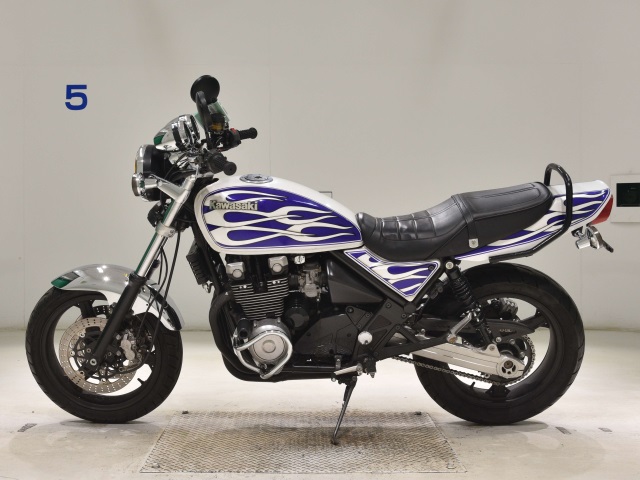 Kawasaki ZEPHYR400 — фото 2
