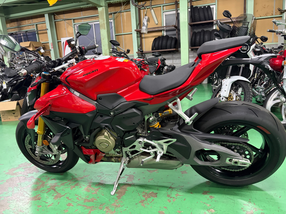 Ducati STREET FIGHTER V4S — фото 2