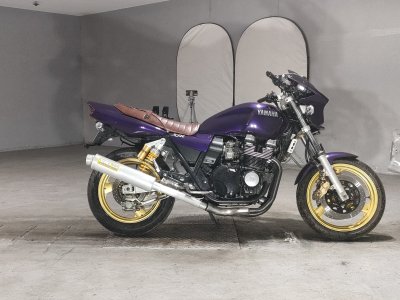 Yamaha XJR400