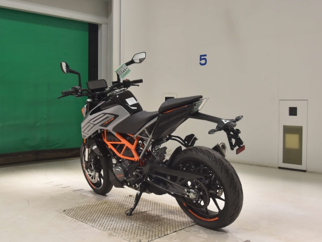 KTM 125 DUKE — фото 6