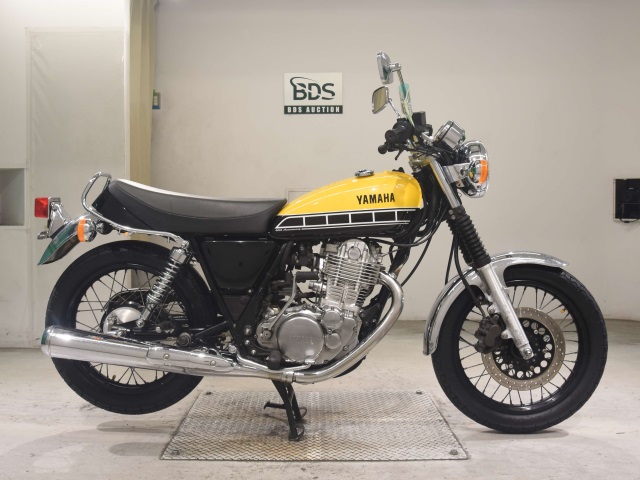 Yamaha SR400