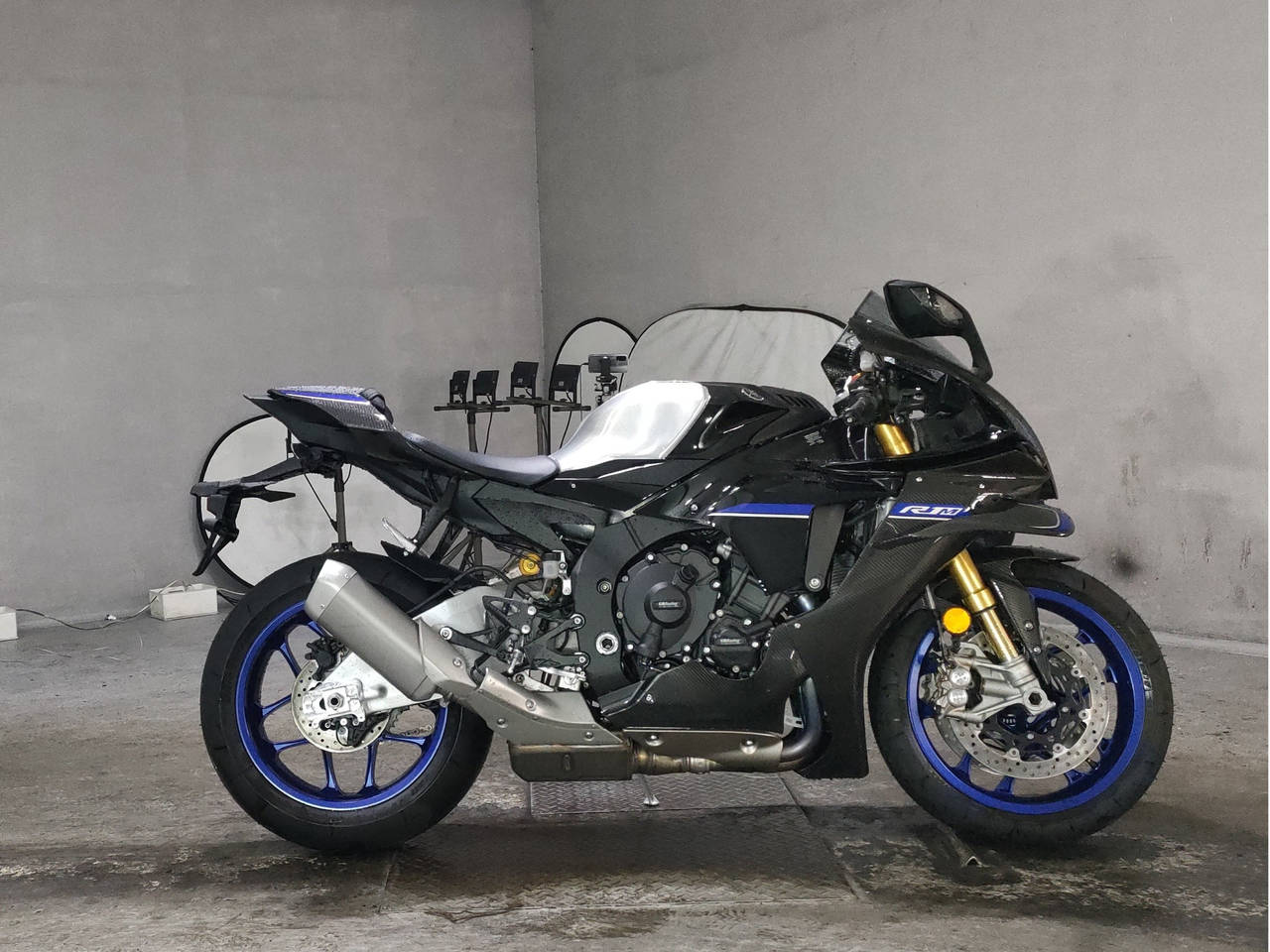 Yamaha YZF-R1M