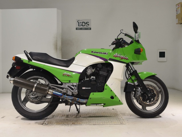 Kawasaki GPZ900R