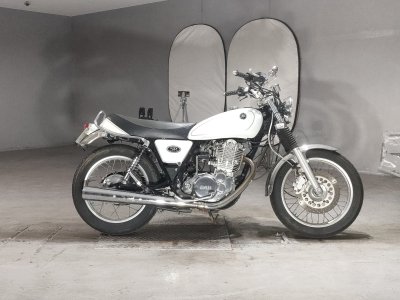 Yamaha SR 400