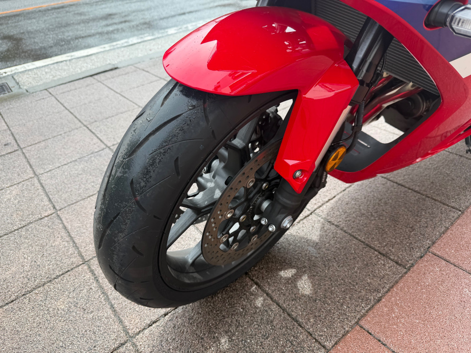 Honda CBR650R E-CLUTCH — фото 10