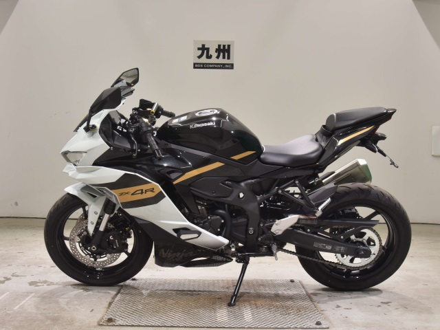 Kawasaki ZX-4R SE — фото 2