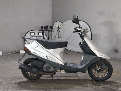 Suzuki ADDRESS V100