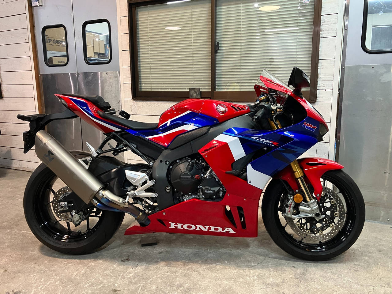 Honda CBR1000RR-R FB SP