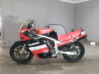 Suzuki GSX-R750 — фото 2