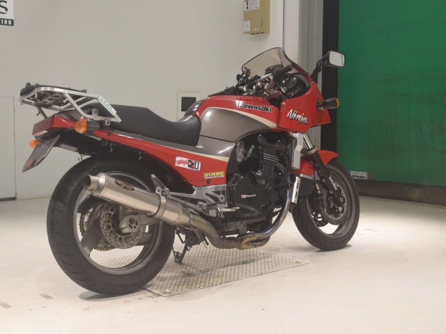 Kawasaki GPZ900R — фото 5