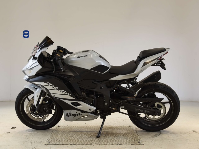 Kawasaki ZX-4R SE — фото 2