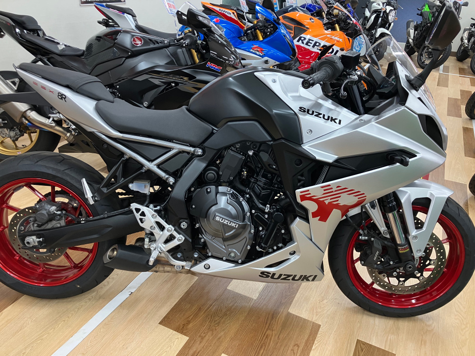 Suzuki GSX-8R