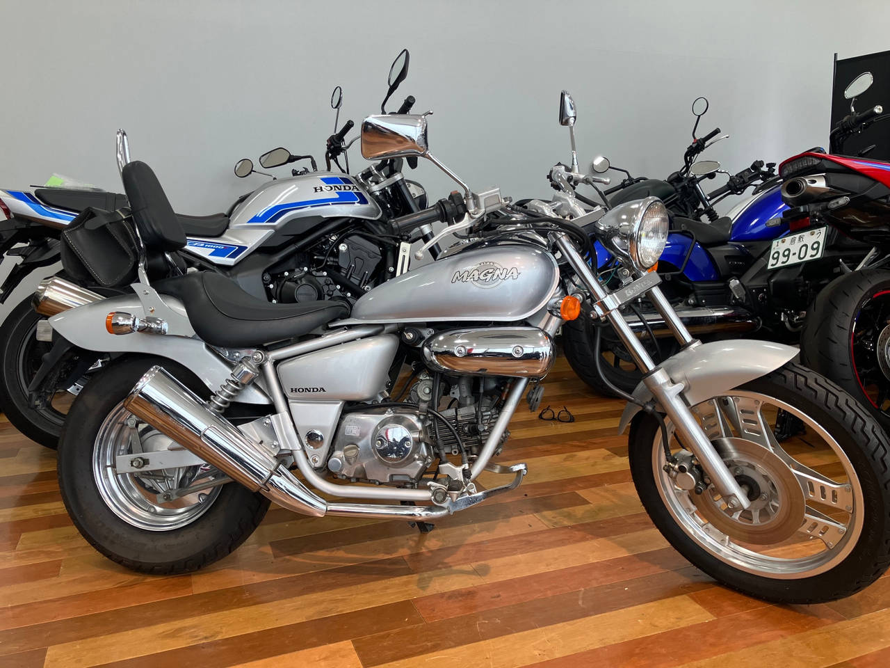 Honda MAGNUS 50