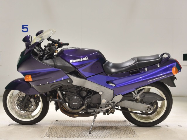 Kawasaki ZZ-R1100 — фото 2