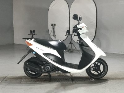Suzuki V50