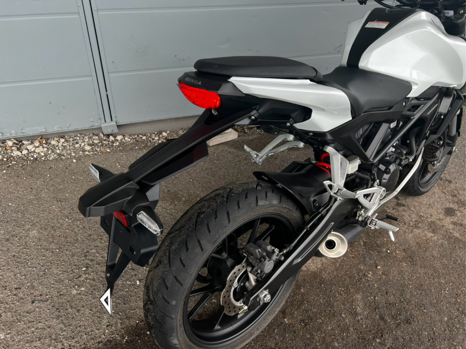 Honda CB125R — фото 12