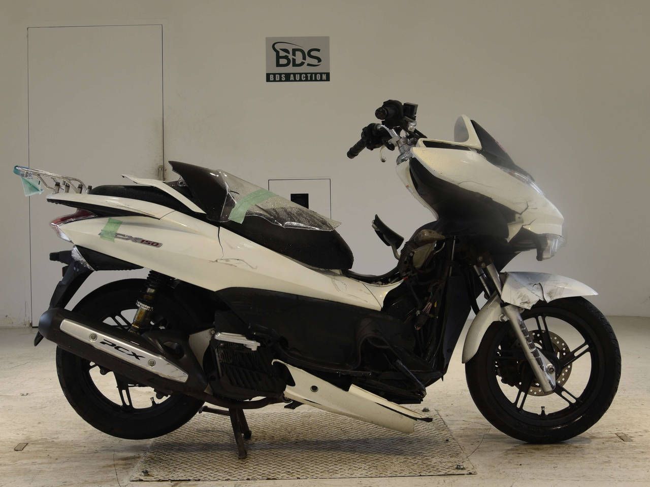 0472] Honda PCX150 - KF12-1201704