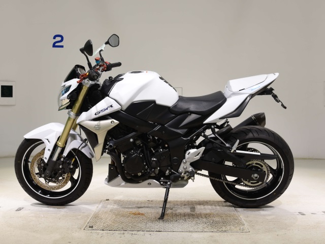 Suzuki GSR750 — фото 2