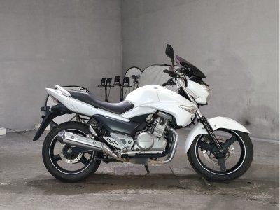 Suzuki GSR250