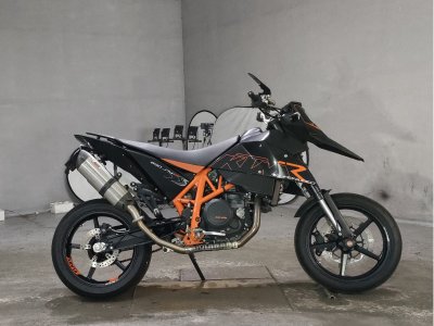KTM 690 SUPERMOTO R