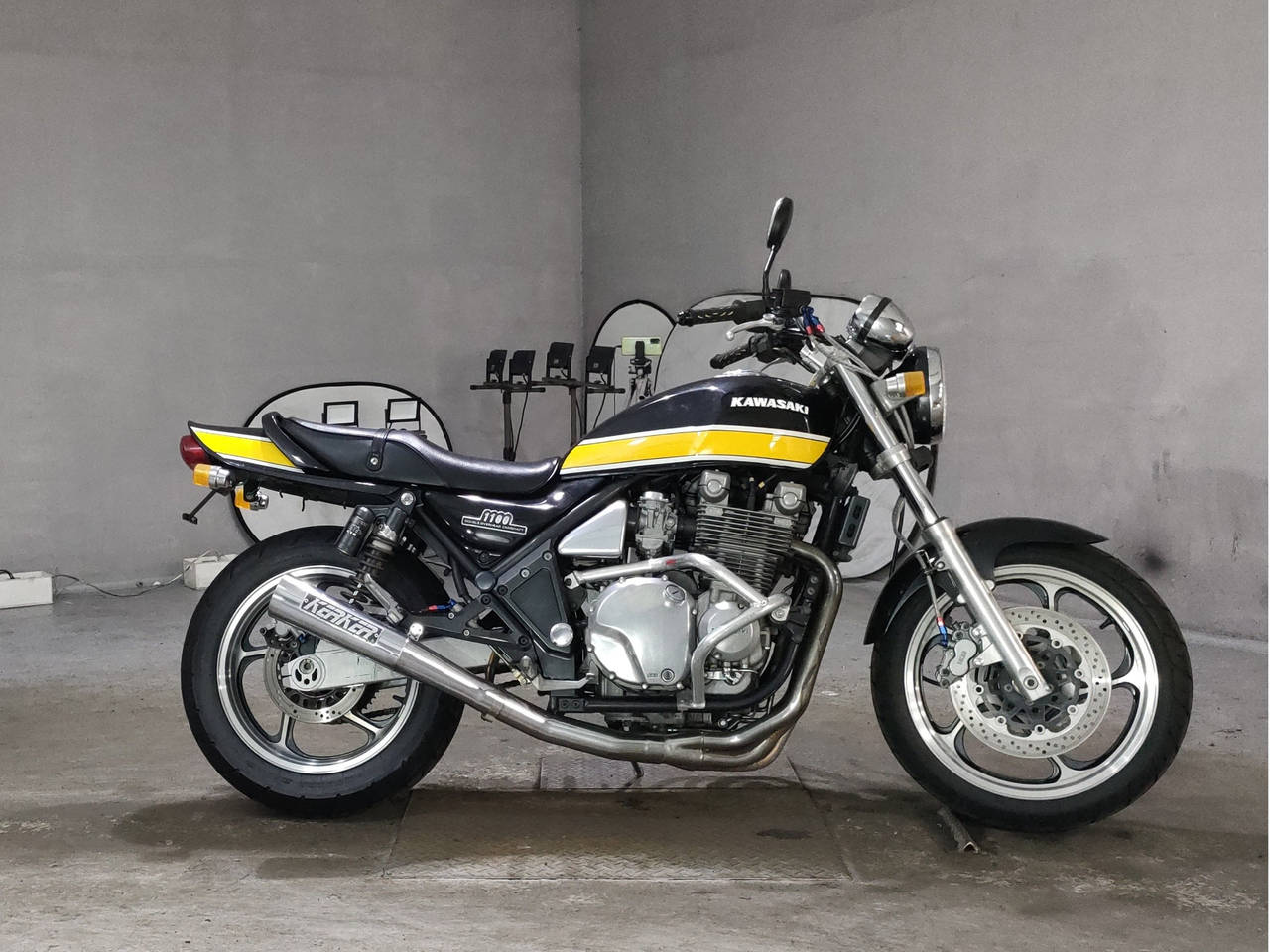 Kawasaki ZEFAR 1100