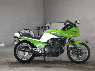 Kawasaki GPZ900R