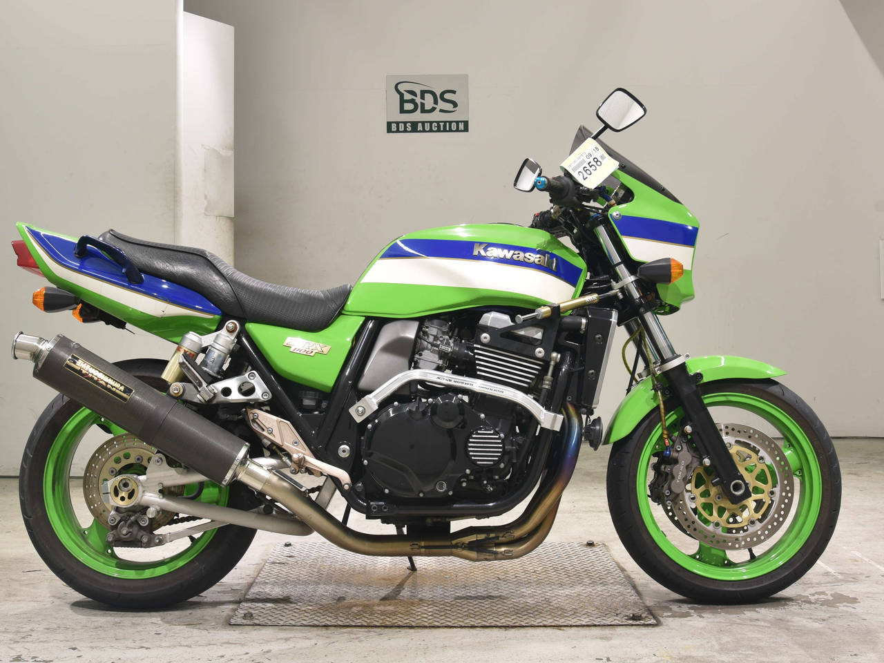 Kawasaki ZRX1100, right