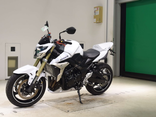 Suzuki GSR750 — фото 4