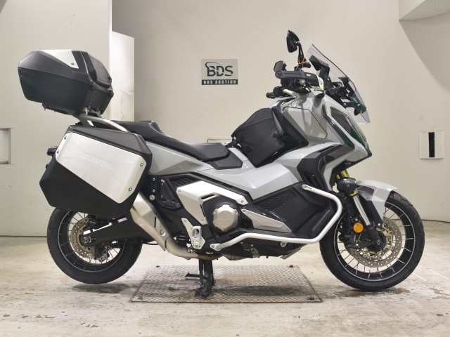 Honda X-ADV750-2