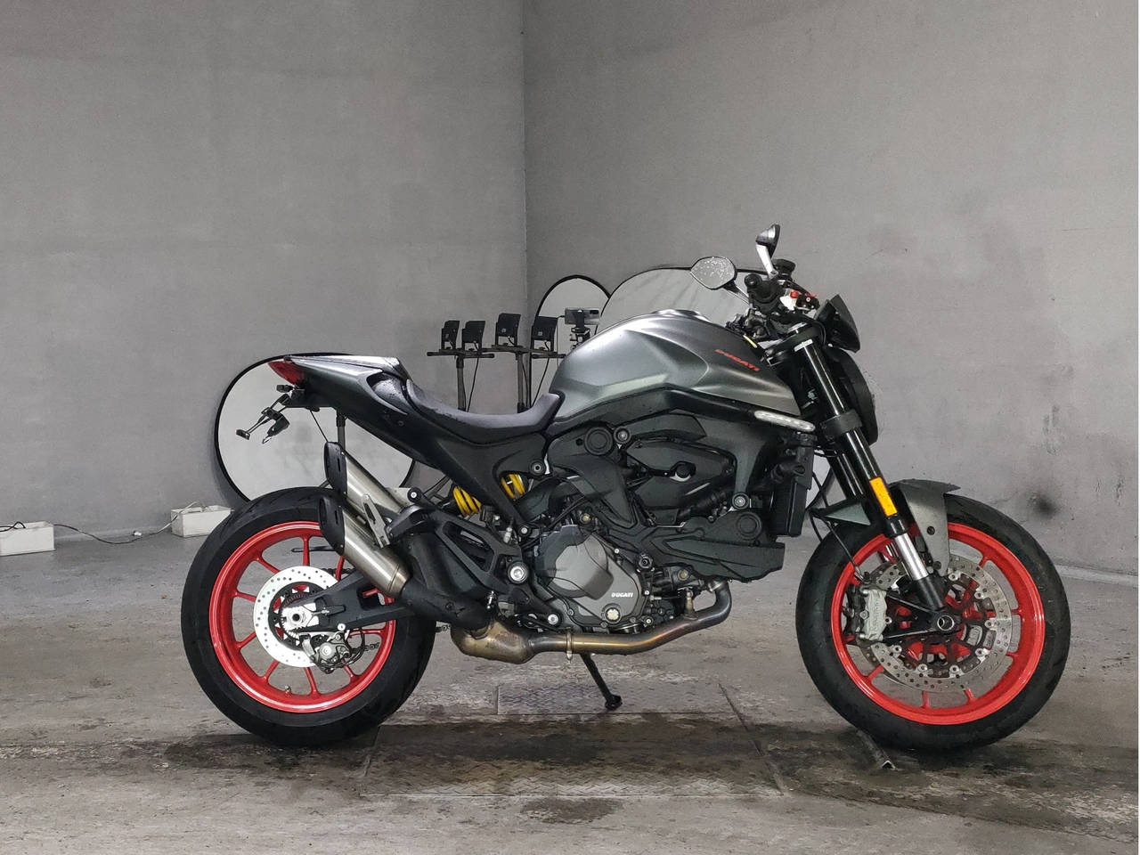Ducati MONSTER PLUS