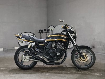 Kawasaki ZRX 400