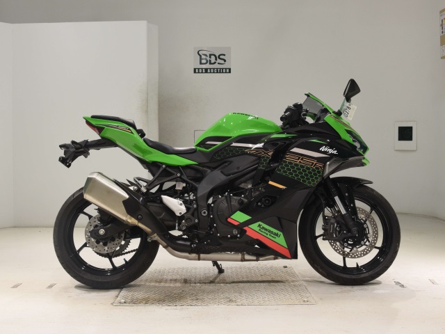 4469] Kawasaki NINJA ZX-25R - ZX250E-A21882
