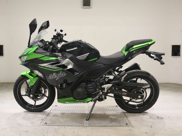 Kawasaki NINJA400 — фото 2