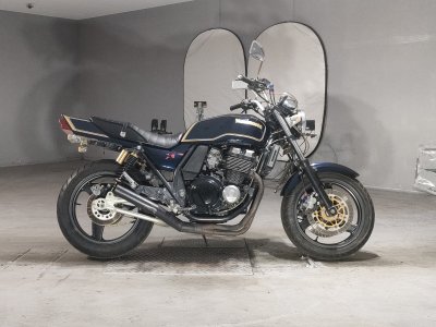 Kawasaki ZRX 400