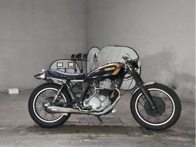Yamaha SR400