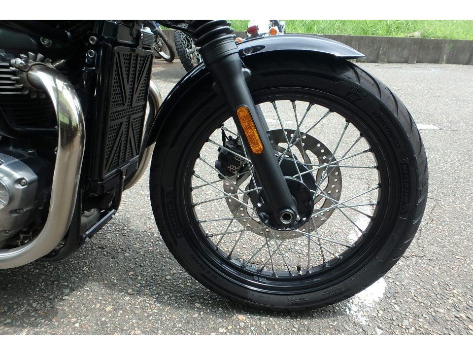 Triumph BONNEVILLE BOBA — фото 4