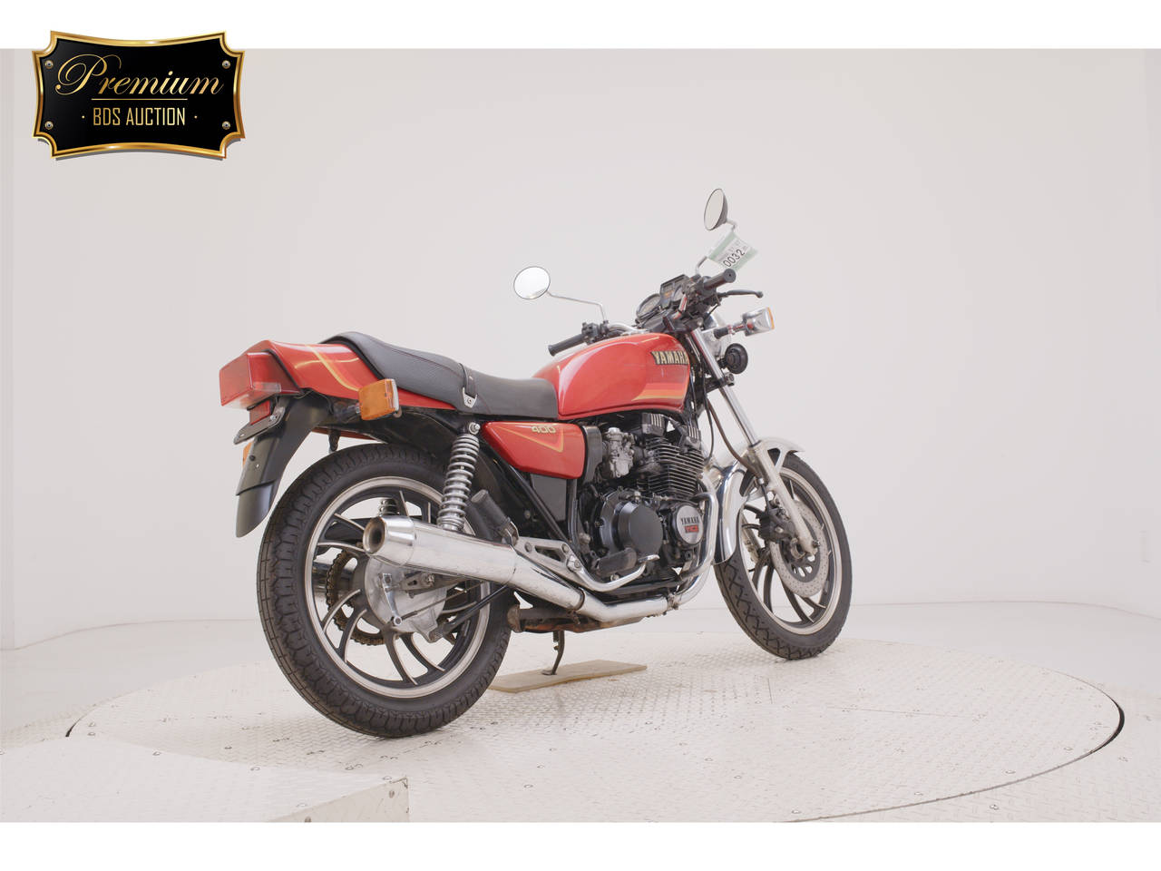 0032] Yamaha XJ400 - 4V7-004311