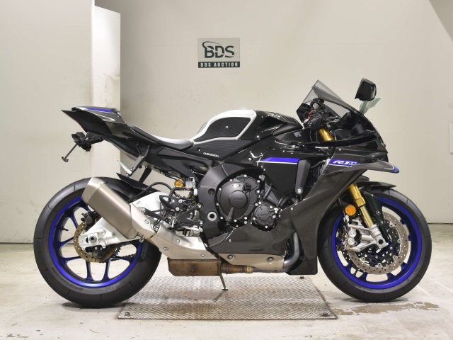 Yamaha YZF-R1M