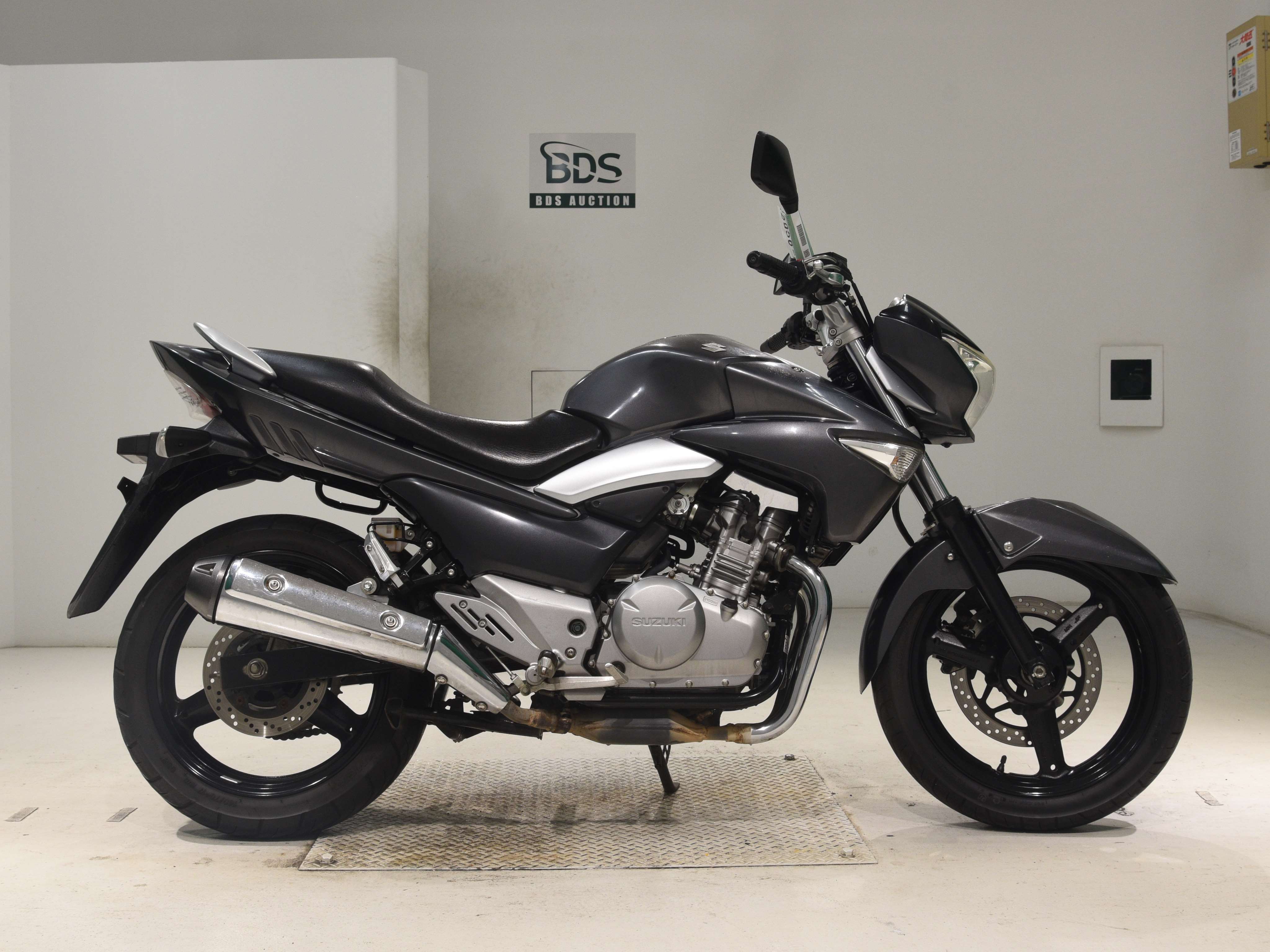 Suzuki GSR250