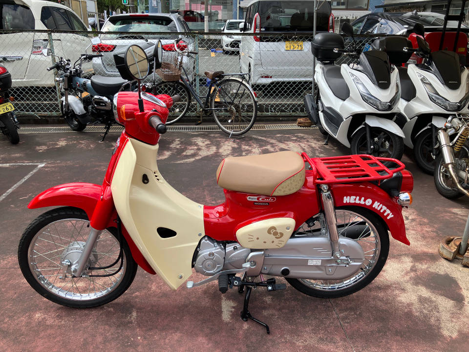 Honda SUPER CUB 50 HELLO KITTY — фото 2