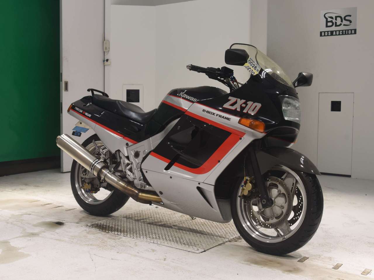0026] Kawasaki ZX-10 - ZXT00B-012569